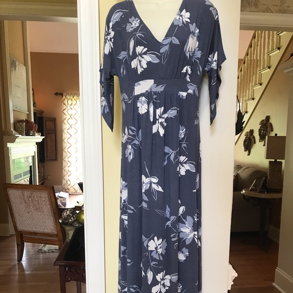 Isabel Maternity Ingrid & Isabel grayish blue floral design maxi dress Sz XS